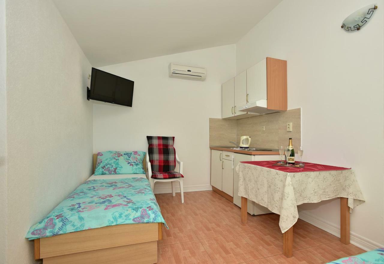 Studio Apartments Antonio Makarska Ngoại thất bức ảnh