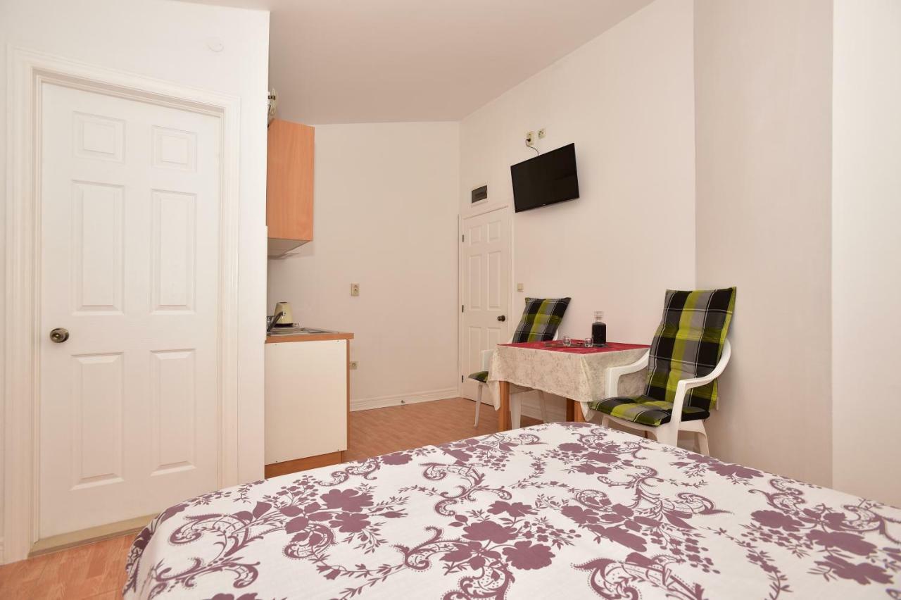 Studio Apartments Antonio Makarska Ngoại thất bức ảnh